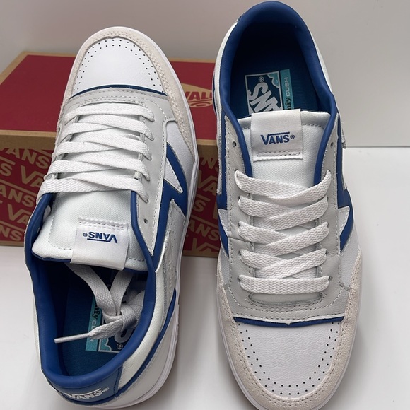 Vans Men’s Lowland Cc Jmp R
Court Navy/White
VN0007P2NAV
Sneakers - Picture 12 of 16